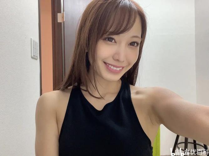 弥生美月时尚逆袭记