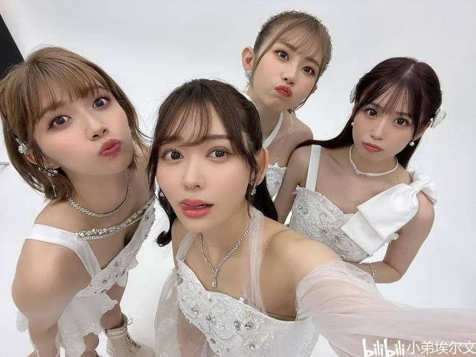 小泽菜穗 小泽菜穗